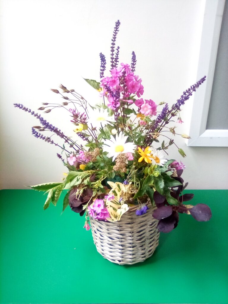 arrangement of garden flower